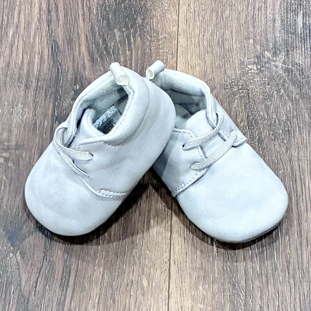 Carter's Light Gray Baby Walker Shoes Soft Sole 3-6m